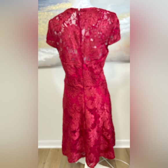 NM Neiman Marcus Sparkly Dress, Glittery Red Lace with Sequins Size 10 - Picture 4 of 8